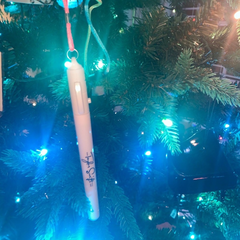 Official Taylor Swift Concert LED Necklace / Ornament